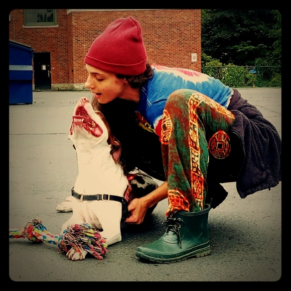 Meet your Posher, Nicole - Picture 1 of 1